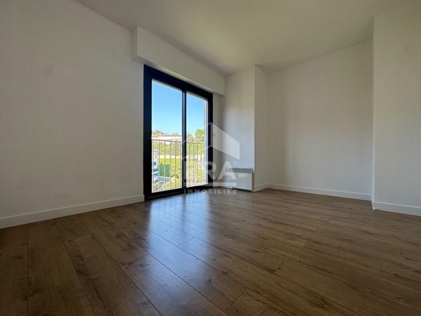 Dernier étage avec terrasse plein sud, parking et cave - Fort potentiel d'aménagement