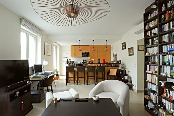 Paris 8 - Faubourg Saint-Honoré – Élégant 3 pièces avec balcon et ascenseur