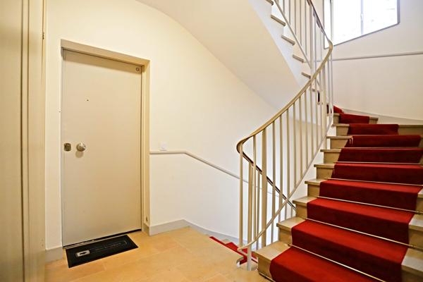 Paris 8 - Faubourg Saint-Honoré – Élégant 3 pièces avec balcon et ascenseur