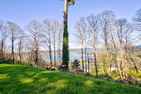 OPPORTUNITÉ RARE – VILLA VUE MER + 60 000 €/AN DE REVENUS – LOUANNEC / PERROS-GUIREC