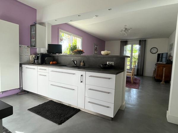 Maison - 7 pièces - 210 m²