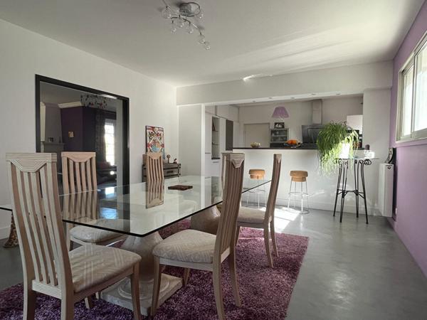 Maison - 7 pièces - 210 m²