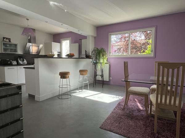 Maison - 7 pièces - 210 m²