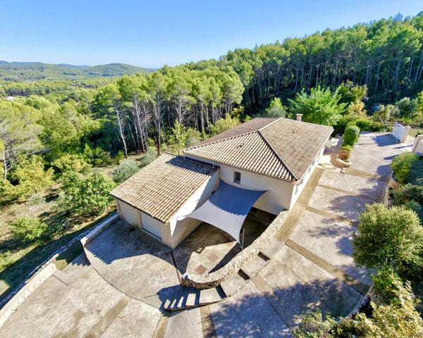 VILLA DE PLAIN-PIED - 4 CHAMBRES - TERRAIN DE 4 407 M² - DPE A - 83780 Flayosc - Réf 87514475
