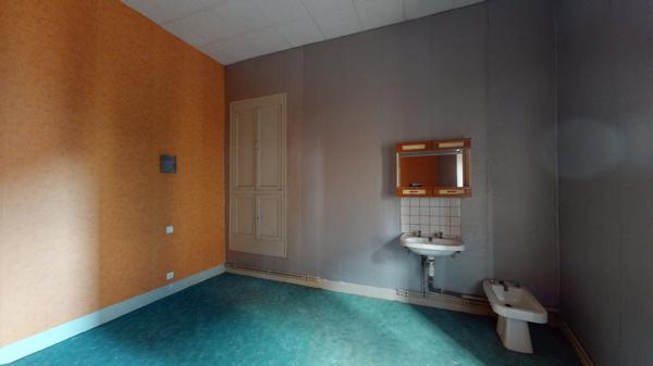 IMMEUBLE de 490 m² + garage Saint christophe vallon