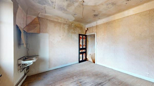 IMMEUBLE de 490 m² + garage Saint christophe vallon