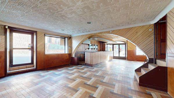 IMMEUBLE de 490 m² + garage Saint christophe vallon