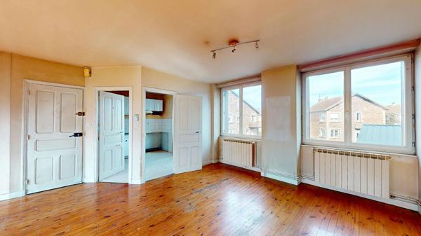 IMMEUBLE de 490 m² + garage Saint christophe vallon
