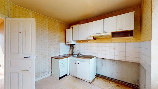 IMMEUBLE de 490 m² + garage Saint christophe vallon
