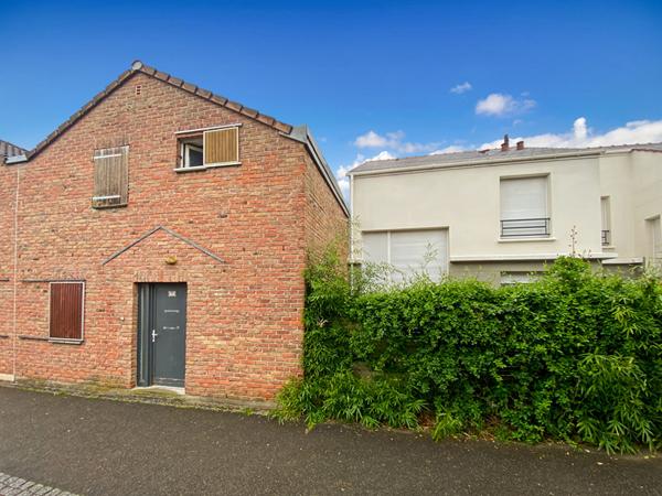 Maison VAUREAL 80 m² avec terrain et 1 placed e parking.