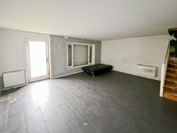 Maison VAUREAL 80 m² avec terrain et 1 placed e parking.