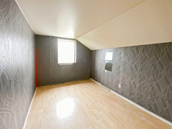 Maison VAUREAL 80 m² avec terrain et 1 placed e parking.