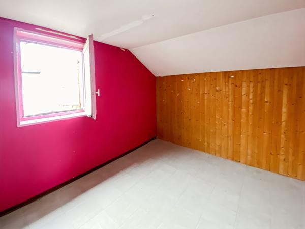 Maison VAUREAL 80 m² avec terrain et 1 placed e parking.