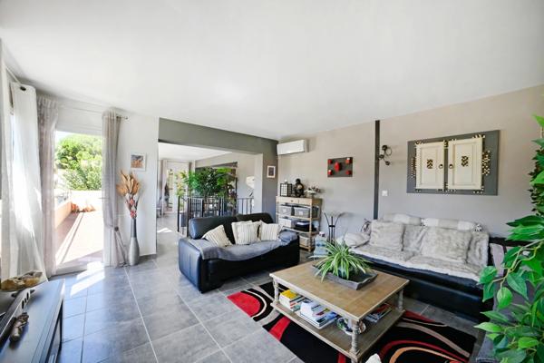 ORANGE (84100) – MAISON INDIVIDUELLE – 5 PIÈCES – RÉNOVÉE – SUITE PARENTALE – PISCINE – CALME – VUE DÉGAGÉE – DOUBLE GARAGE