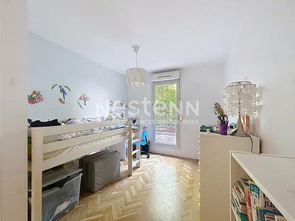 Appartement rez de jardin 4 pièces 3 chambres avec 2 terrasses et une cave - 69008 LYON