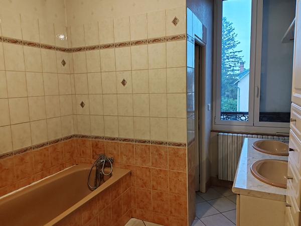 Maison Saint Doulchard 132 m2 + local