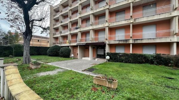 T2 Extèrieur Parking