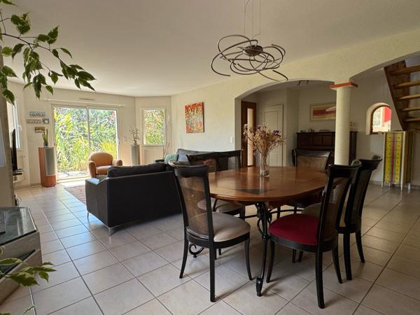 Maison 7 pièce(s) 6 chambre(s) 165 m²