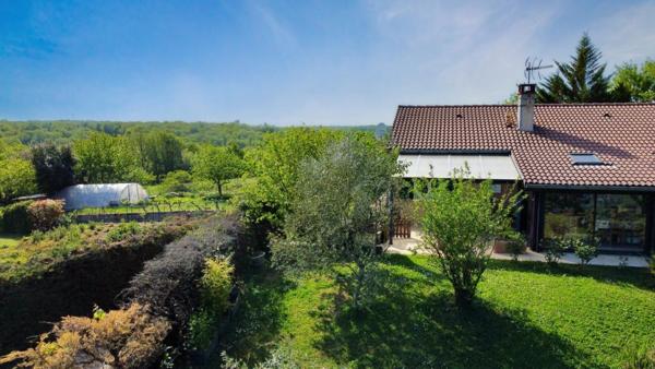 Vente maison avec studio indépendant, grand jardin, garage, véranda