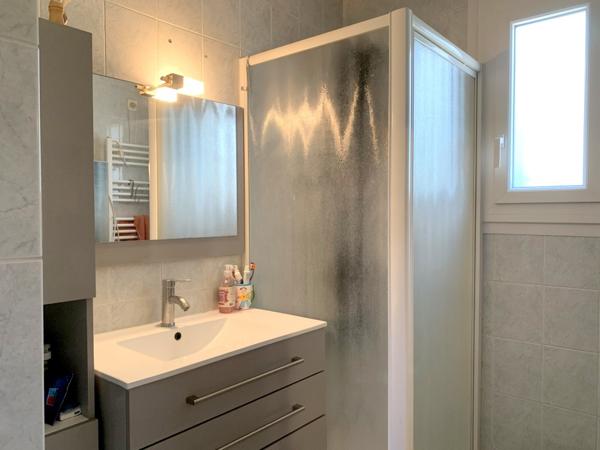 Vente maison avec studio indépendant, grand jardin, garage, véranda