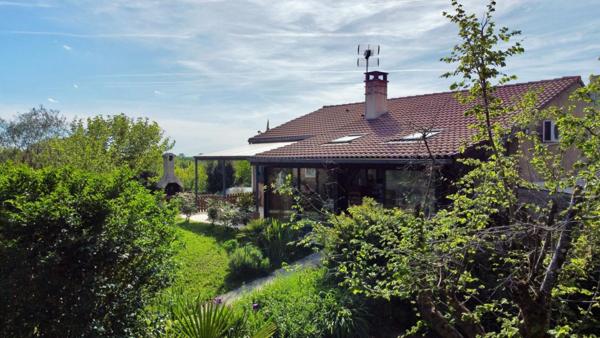 Vente maison avec studio indépendant, grand jardin, garage, véranda