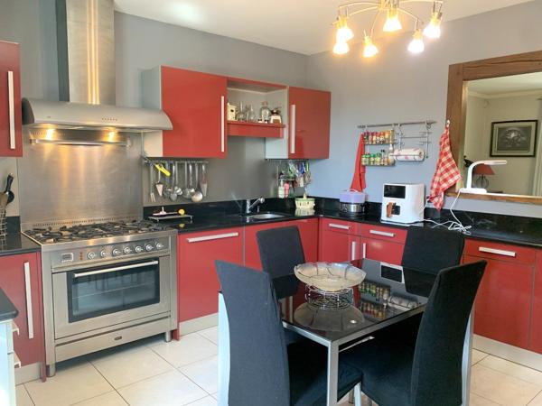 Vente maison avec studio indépendant, grand jardin, garage, véranda