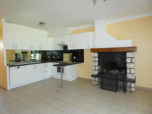 Villa 130m² + dépendance de 50 m² pour revenu locatif l'ensemble sur terrain de 2434m²