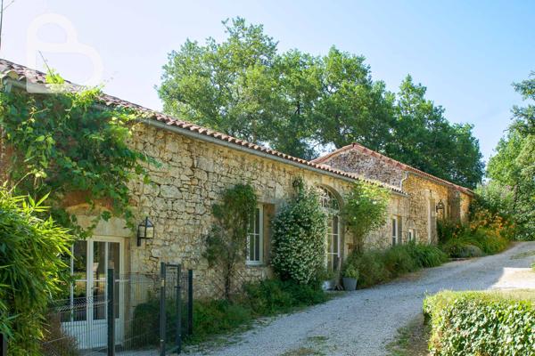 Puy-l'Évêque (46700) Domaine enchanteur avec maison de charme,3 gîtes et piscine sur 8ha
