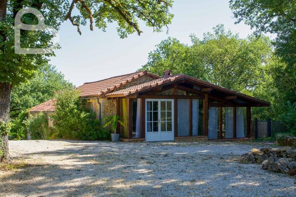 Puy-l'Évêque (46700) Domaine enchanteur avec maison de charme,3 gîtes et piscine sur 8ha
