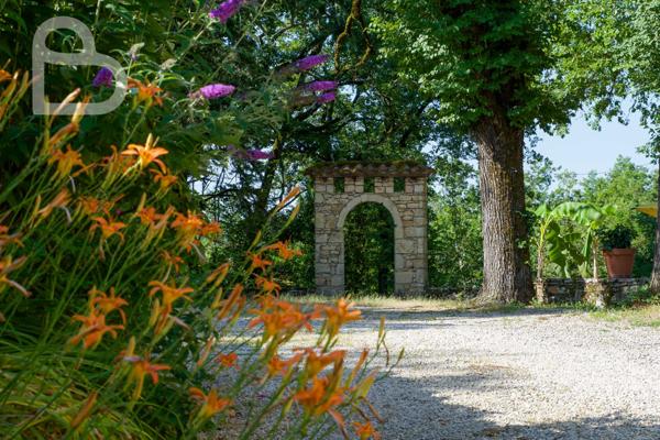 Puy-l'Évêque (46700) Domaine enchanteur avec maison de charme,3 gîtes et piscine sur 8ha