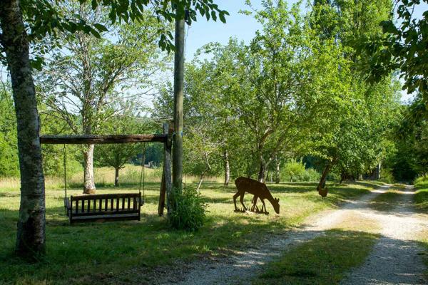 Puy-l'Évêque (46700) Domaine enchanteur avec maison de charme,3 gîtes et piscine sur 8ha