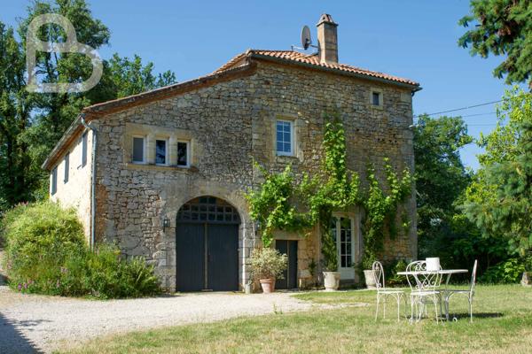 Puy-l'Évêque (46700) Domaine enchanteur avec maison de charme,3 gîtes et piscine sur 8ha