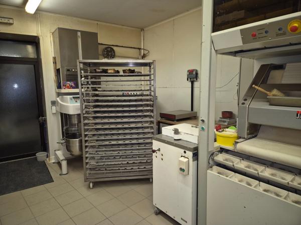 Immeuble 220 m2 exploité avec bail commercial