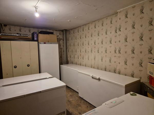 Immeuble 220 m2 exploité avec bail commercial