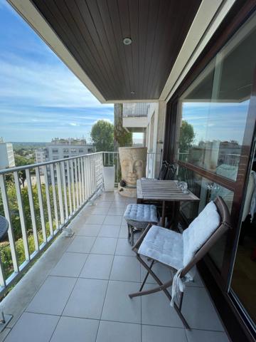 Appartement lumineux avec vue à 300° sur le 95, 92 et Paris