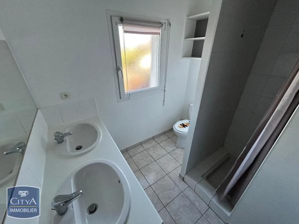 Maison à louer 5 pièces 93m² Cholet (49300)