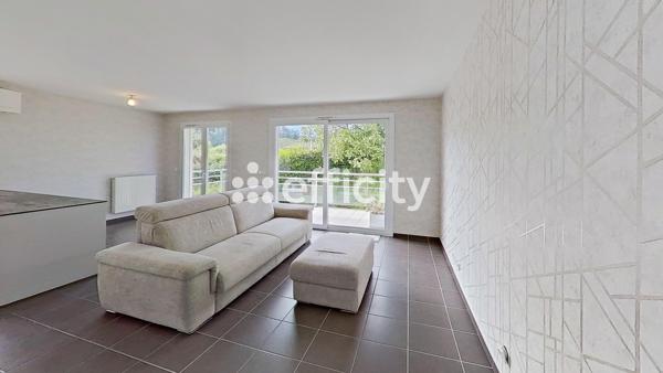 Appartement
         3 pièces
        - 70 m² Exclusivité 295 000 € *