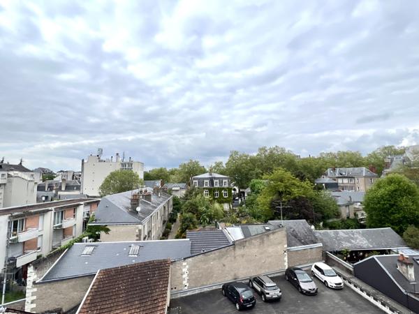 Tours (37000) Appartement T2 meublé à la décoration soignée