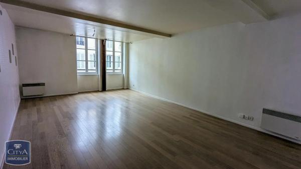 Appartement à louer 1 pièce 29.6m²