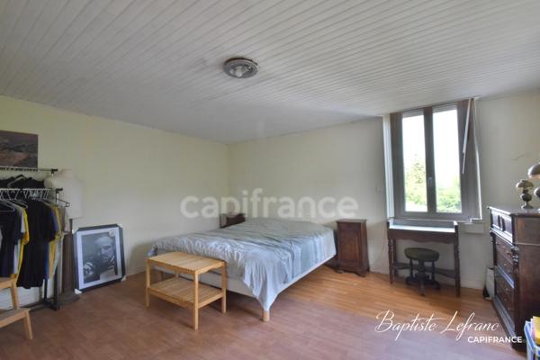 Maison de caractère avec grand jardin et dépendances - 190 m² à BAUGÉ EN ANJOU
