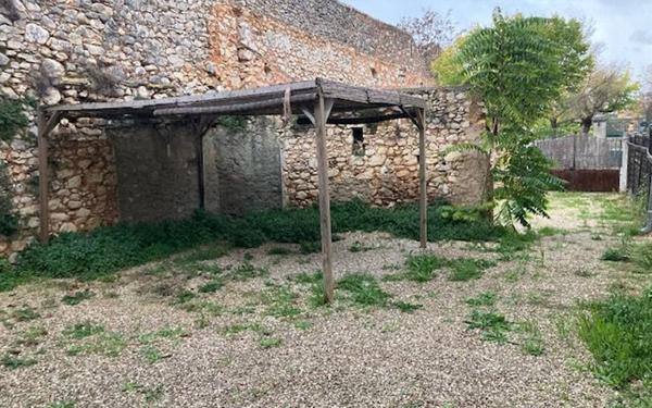 Maison à louer    3 pièces • 77 m2 Flassan