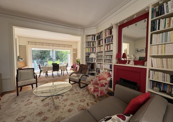 Maison familiale de 138.69 m² de caractère avec 5 chambres, sous-sol complet et stationnement