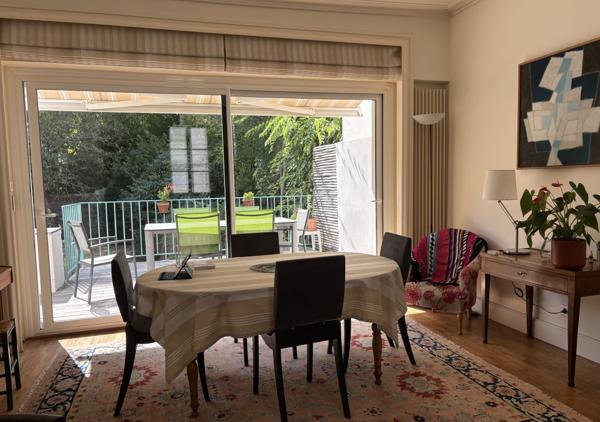 Maison familiale de 138.69 m² de caractère avec 5 chambres, sous-sol complet et stationnement
