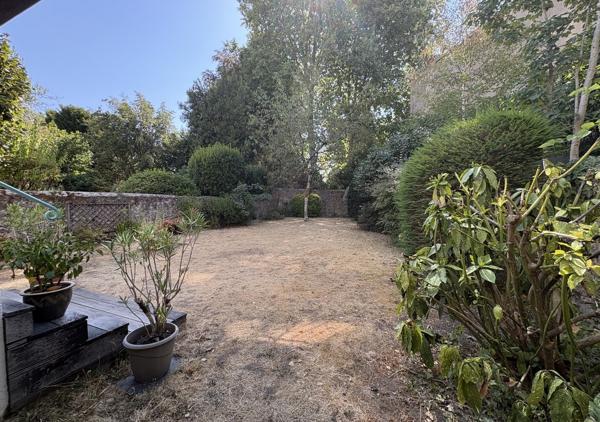 Maison familiale de 138.69 m² de caractère avec 5 chambres, sous-sol complet et stationnement