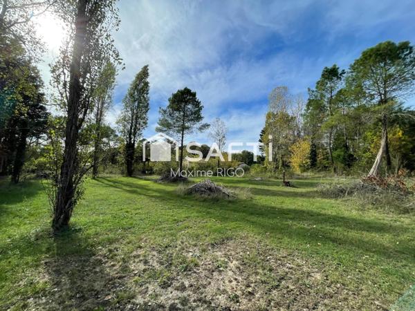 Terrain constructible 3473 m2 à Casteljaloux