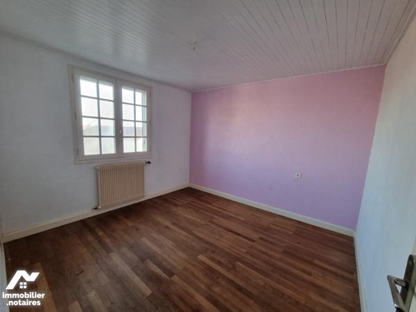 SAINT JULIEN DE CONCELLES centre bourg maison 6 chambres.