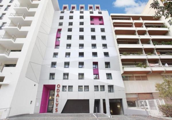 INVESTISSEMENT LOCATIF  MARSEILLE  Résidence Appart'hotel Odalys City Marseille Le Dôme***- 5.53% de rentabilité