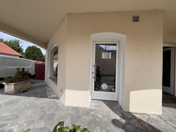 Location / Local Commercial