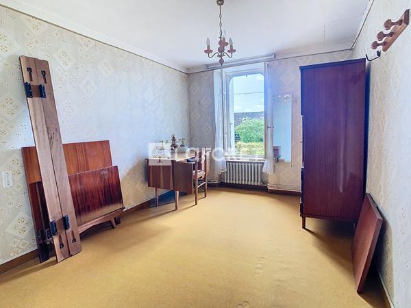 Achat maison près de SAINT ETIENNE DU GUE DE L ISLE - 6 pièce(s) - 130 m² - 114 000 €