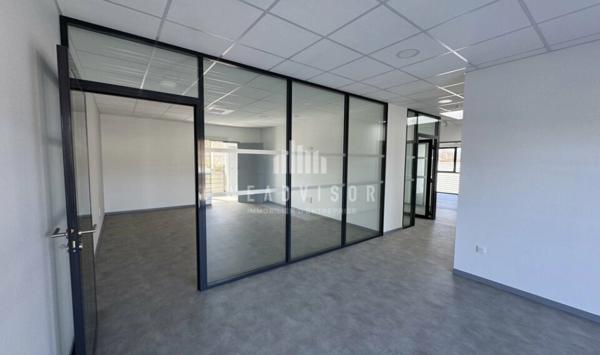 A LOUER : BUREAUX DE 156,72 M² AVEC 5 STATIONNEMENTS UNIVERSITÉ LE MANS